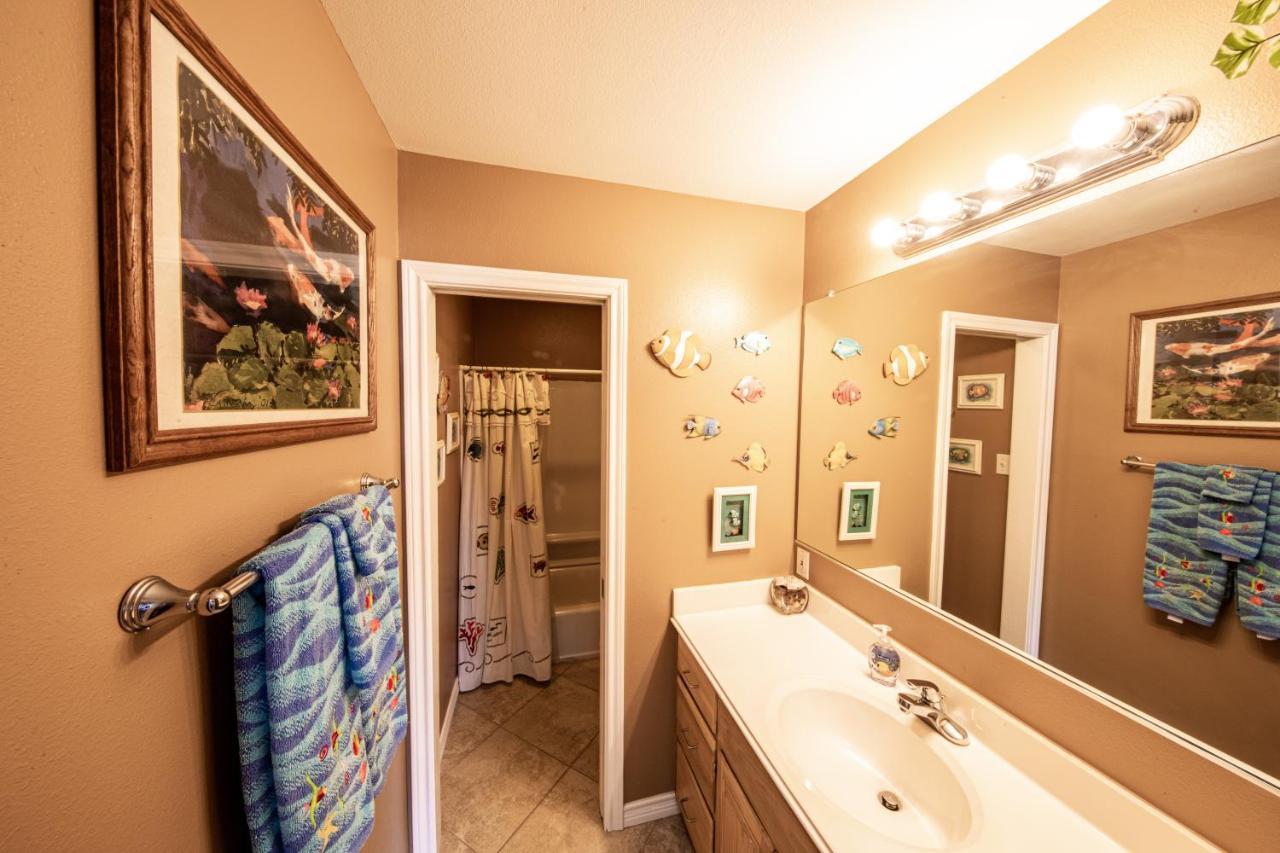 Relax At Our Beach Haven - Pet Friendly Galveston Exterior foto