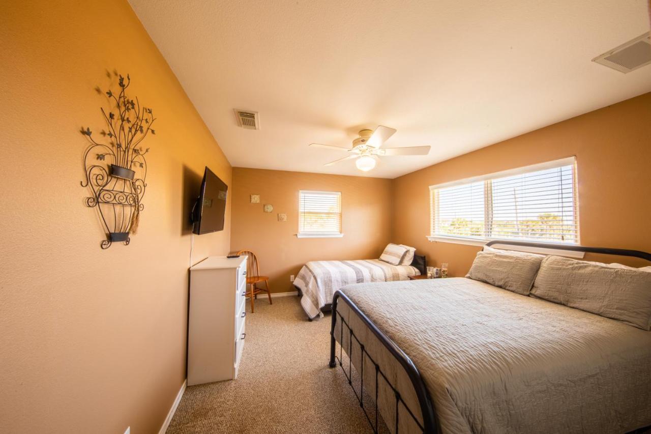 Relax At Our Beach Haven - Pet Friendly Galveston Exterior foto