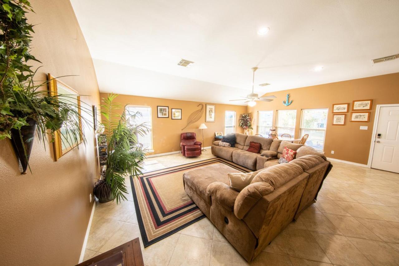 Relax At Our Beach Haven - Pet Friendly Galveston Exterior foto